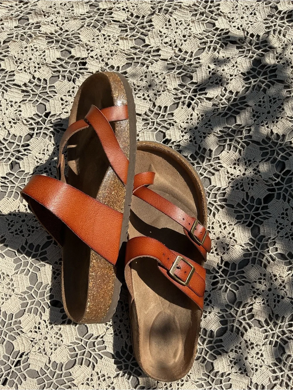 White Mountain Sandals Women's Size 7 Cognac Brown Double Buckle Toe Loop
